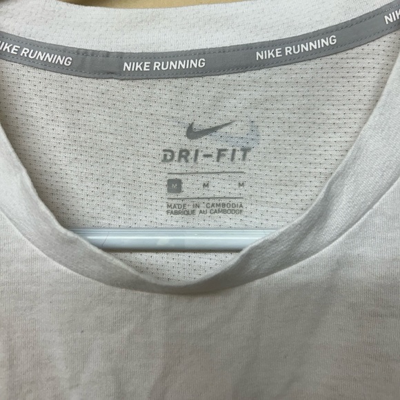 2/$30⚡️- SHIRT | Women’s Nike shirt size medium (fits small) - Picture 4 of 4